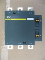 Фотография электромагнитного трёхполюсного контактор КТИ 5225 на 225 ампер IEK