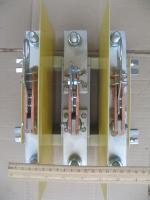 Фотография разрывного трёхполюсного рубильника РЕ19-35 на 250 ампер исполнения 31160 с изолированной штангой