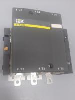 Фотография электромагнитного трёхполюсного контактор КТИ 5115 на 115 ампер IEK