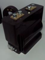 Фотография опорного измерительного трансформатора тока ТОЛ 10 20/5 с двумя вторичными обмотками класса точности 0,5 и 10Р