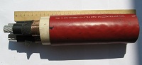 Фотография общего вида образца кабеля с изоляцией из сшитого полиэтилена АПвЭВ 3х185 на 25 кВ